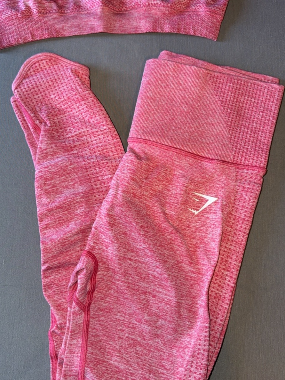 Gymshark Pink Seamless Racerback Sports Bra & Leggings Set - Picture 4 of 5
